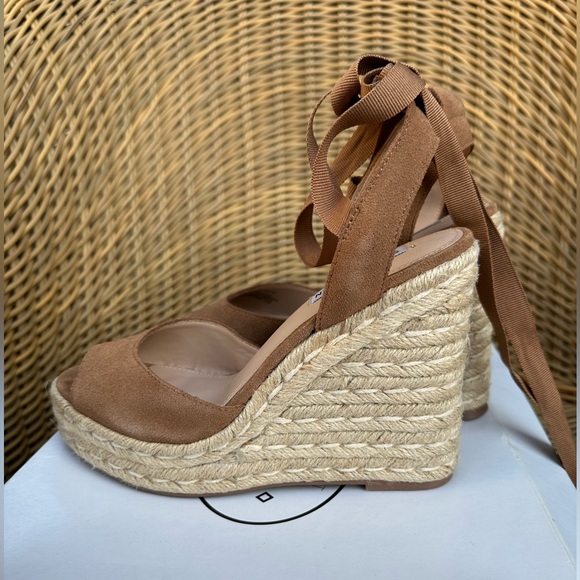 Steve Madden - SECRET peep toe lace up wedge - Picture 3 of 8